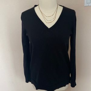 Banana Republic merino wool V neck, long sleeve sweater, size large